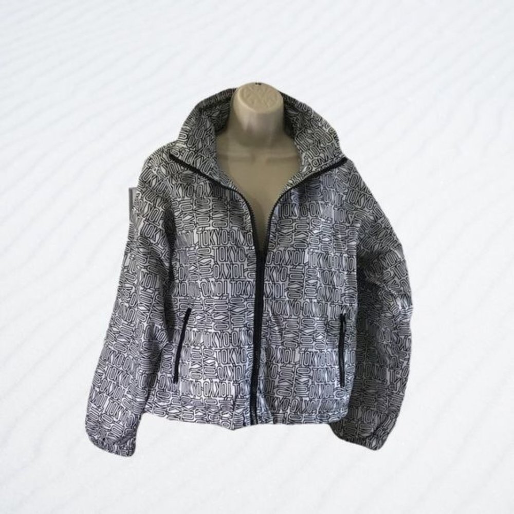 🎉 3 for $15 NWOT Forever 21 Tokyo Windbreaker Light Jacket Size Small